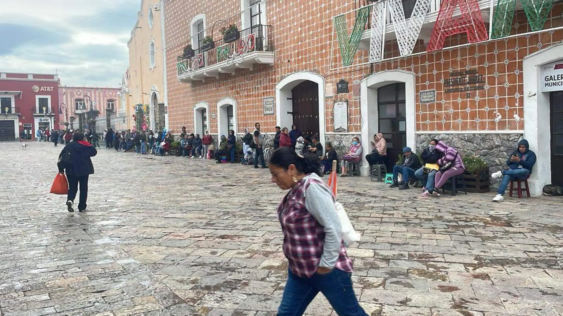 filas en Atlixco por boletos para el Huey Atlixcayotl